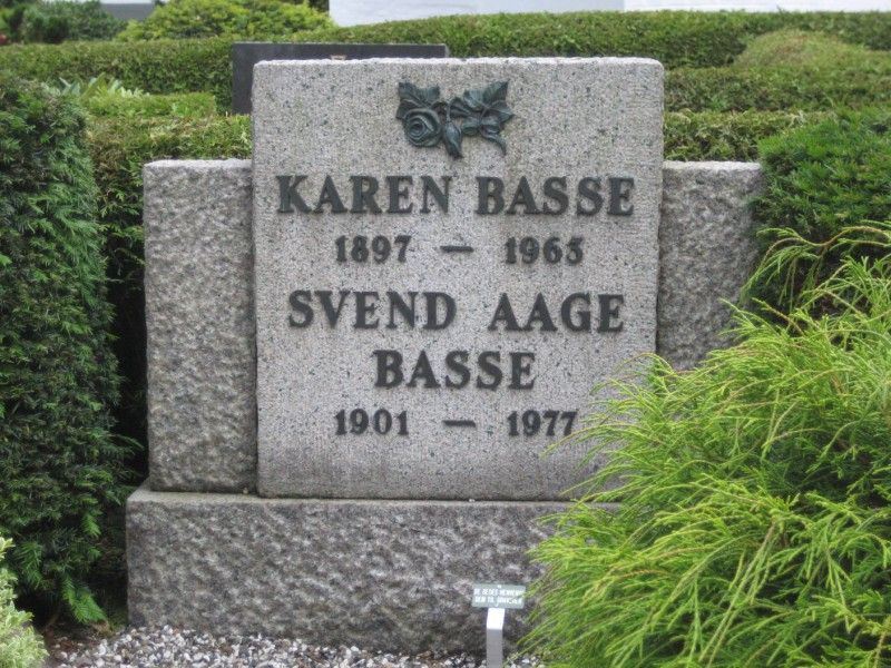 Karen Basse .jpg